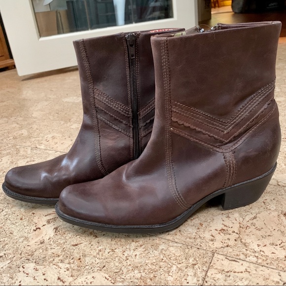 Clark’s Artisan Leather Fall/winter boots - Picture 2 of 6
